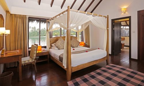 BO_9171-Honeymoon-Villa-Bedroom