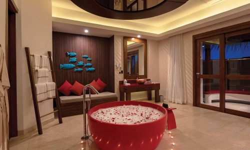 OBLU-SELECT-at-Sangeli-Honeymoon-Water-Suites-with-Pool-Bathroom-Interior-01-sangeli-1as-2