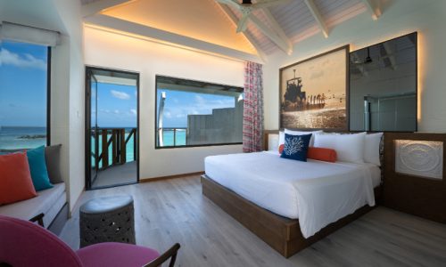 OBLU-XPERIENCE-AILAFUSHI-WATER-VILLA-BEDROOM-WITH-VIEW-6