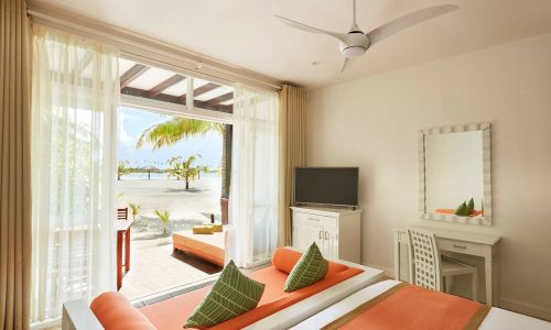 olhuveli-deluxe-room-bedroom-view