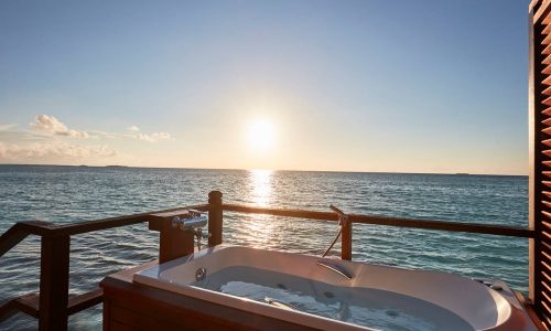 sunsiyam_olhuveli-water_villa-outdoor-bathtub